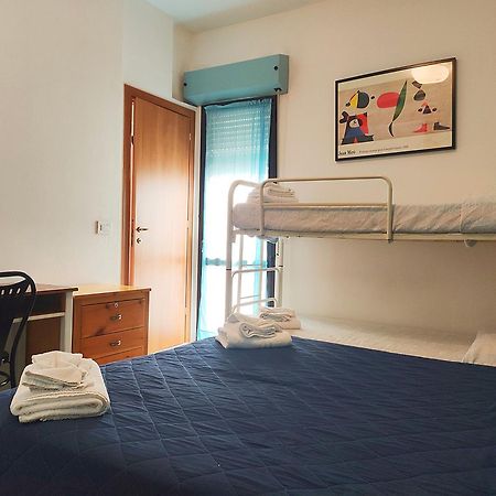 Hotel Zenith Rimini Buitenkant foto