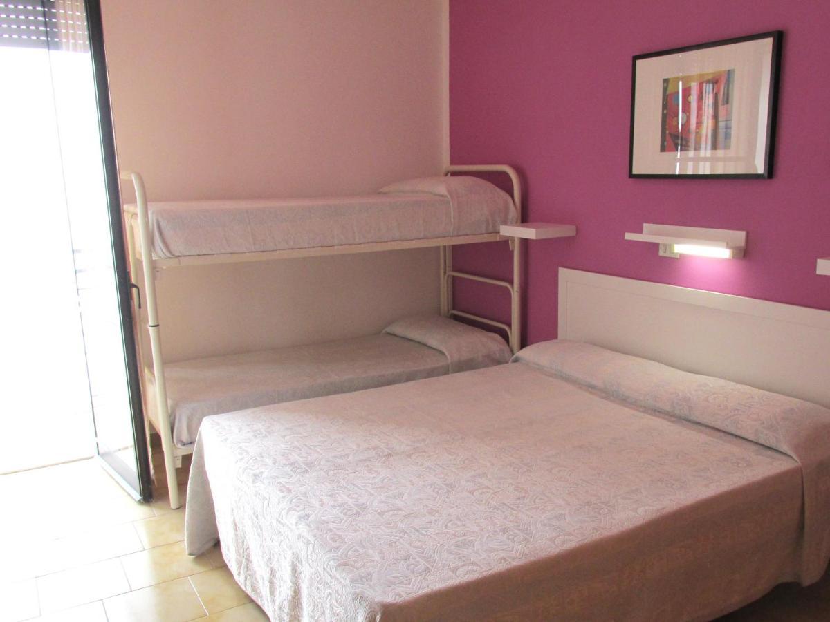 Hotel Zenith Rimini Buitenkant foto