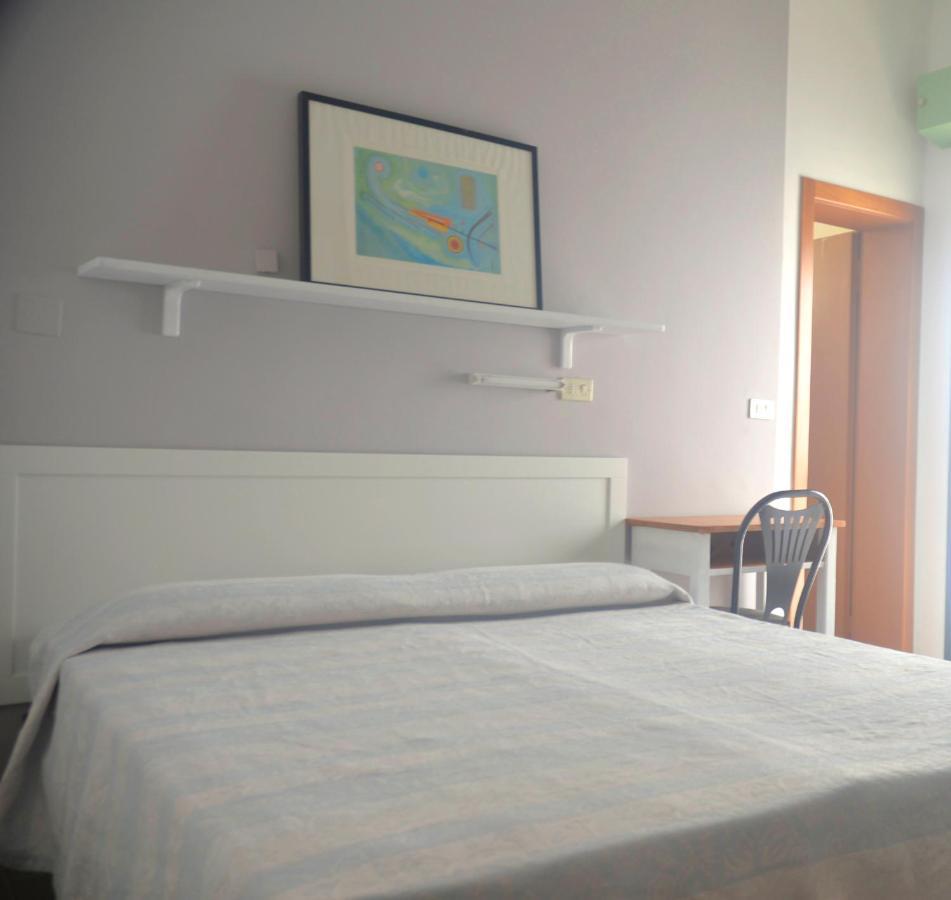 Hotel Zenith Rimini Buitenkant foto