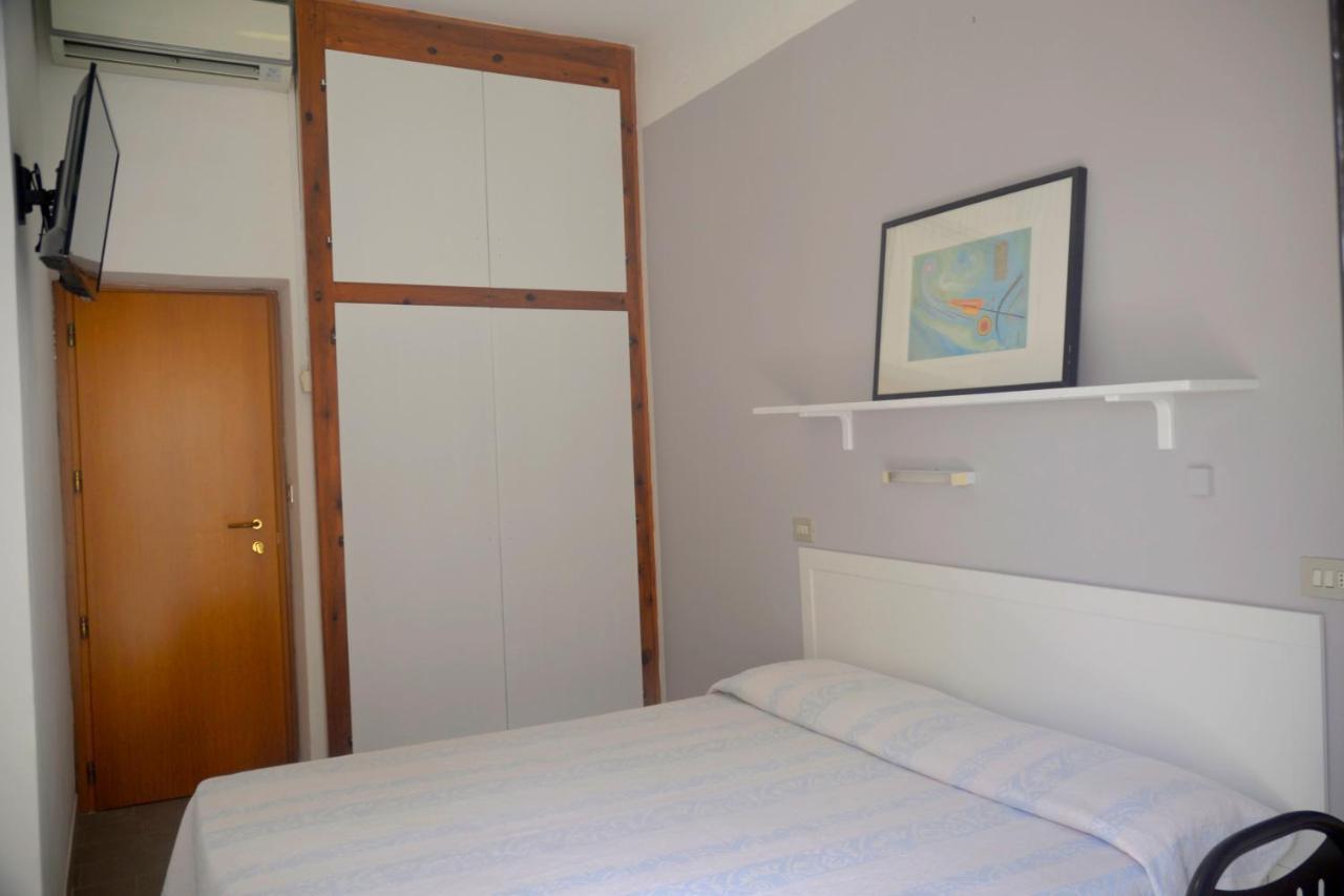 Hotel Zenith Rimini Buitenkant foto