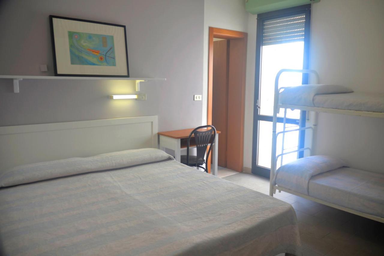 Hotel Zenith Rimini Buitenkant foto