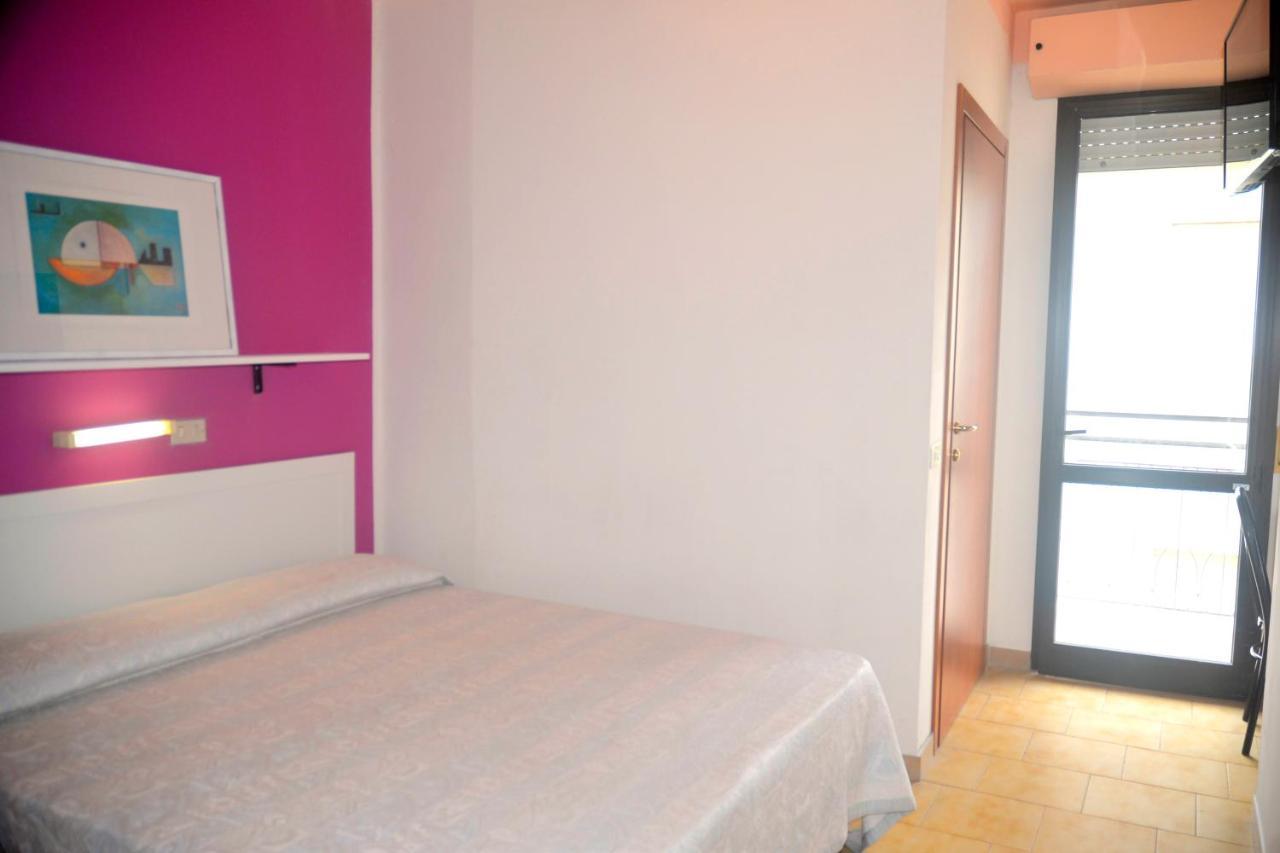 Hotel Zenith Rimini Buitenkant foto