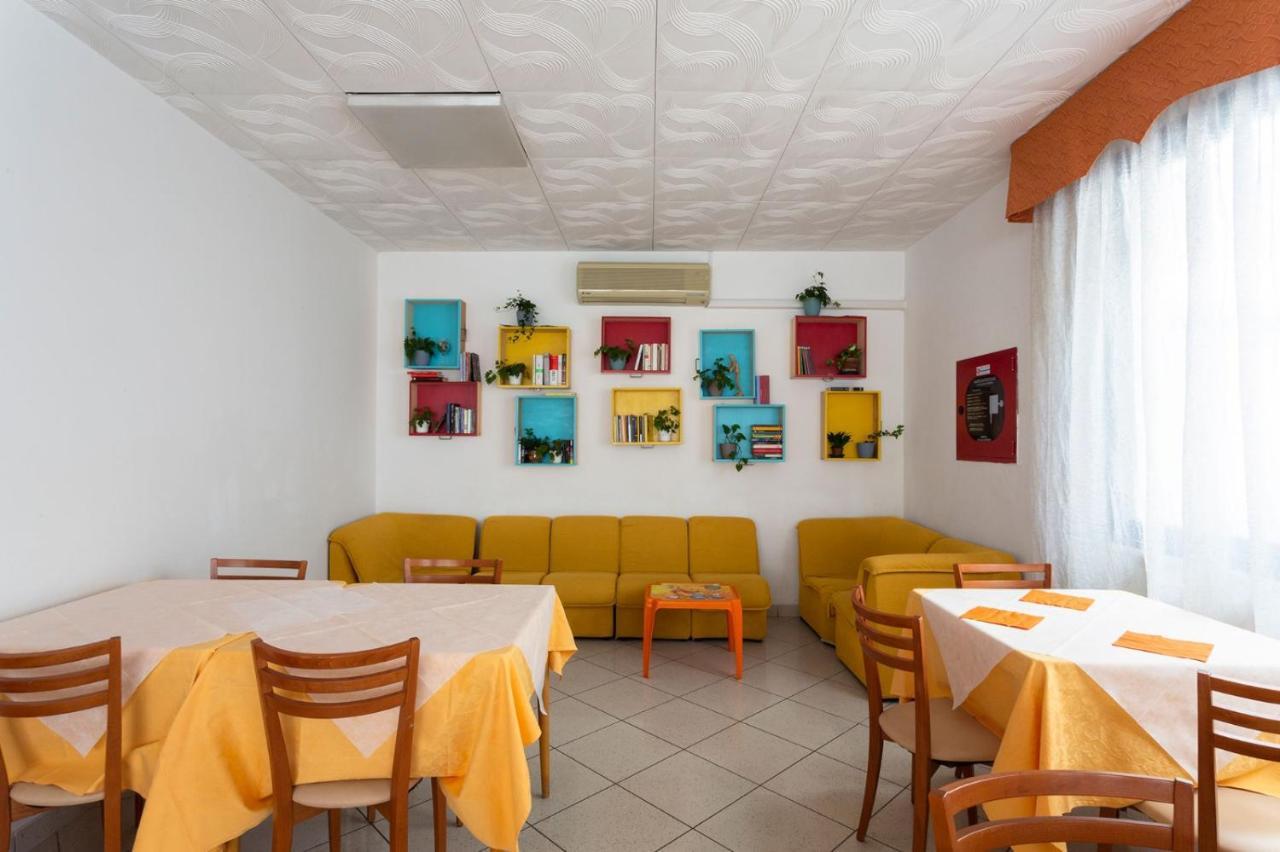 Hotel Zenith Rimini Buitenkant foto
