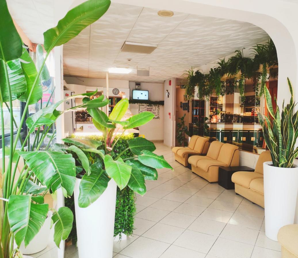 Hotel Zenith Rimini Buitenkant foto