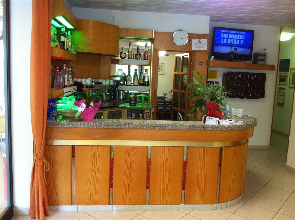 Hotel Zenith Rimini Buitenkant foto